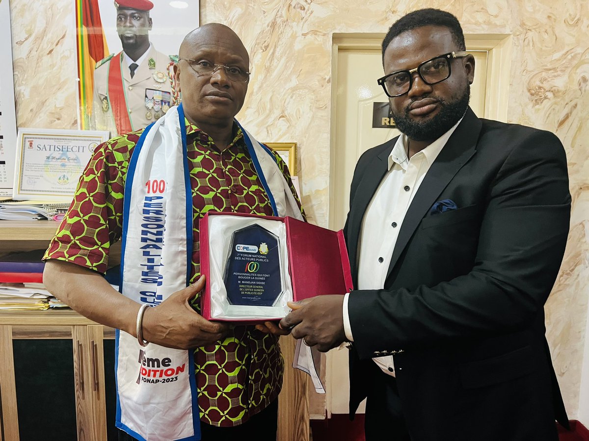 ogpguinee's tweet photo. M. Mandian Sidibé, Directeur Général de l’Office Guinéen de Publicité, est un exemple d’engagement et de dynamisme. Il a donc une fois encore, reçu, ce mardi 19 septembre, une autre reconnaissance de la part de COPE GUINÉE, qui lui a…https://t.co/FysObQshvN https://t.co/aCmSIyxlrI