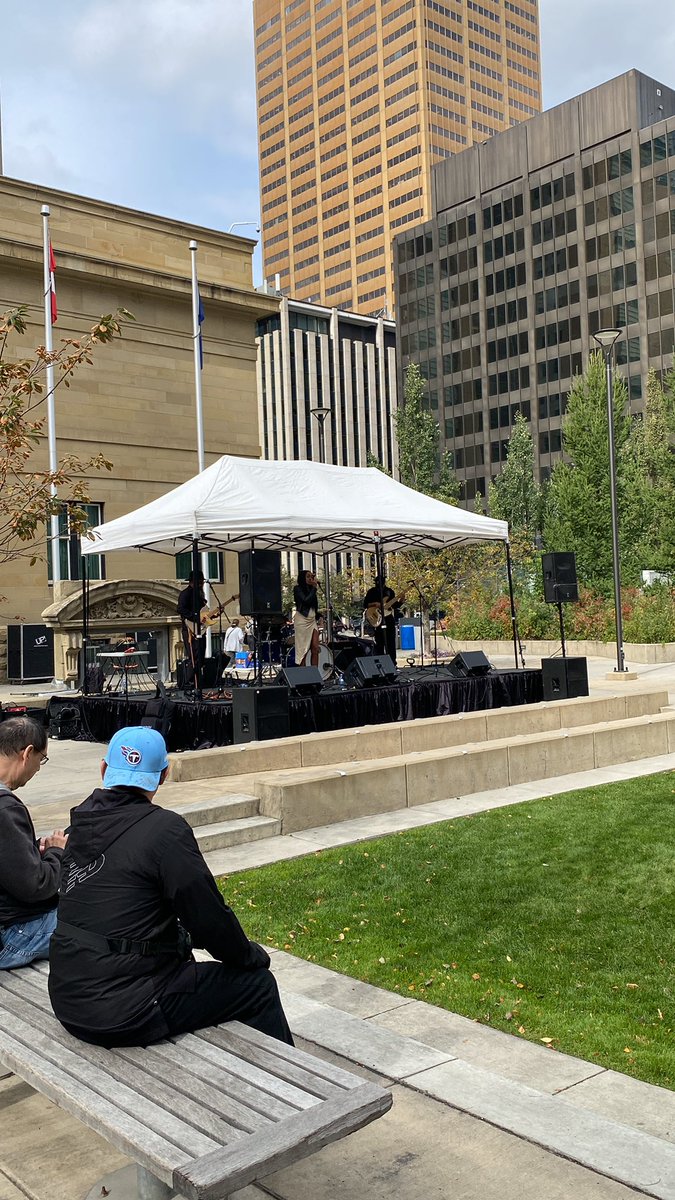 USTAAD00's tweet photo. Music in Downtown @downtowncalgary https://t.co/vuofAkO10l