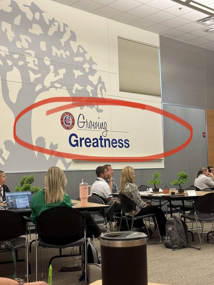 shannonkuhrt's tweet photo. To grow greatness, we talk about systems &amp; data!  @grueneakers is giving a fantastic update to our amazing APs!  Blessed to work with super talented people! 👏🏻🤩💯 @cisdnews @DrChapmanCISD https://t.co/mC2gKQrVH7
