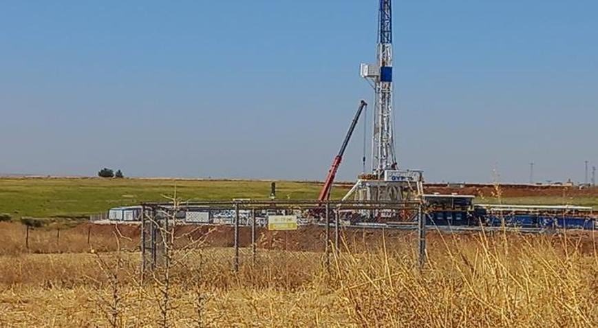 Diyarbakır’da bir zamanlar adı terörle anılan Hazro ilçesinde petrol çıkarma çalışmaları başladı.

TPAO yetkililerinden yapılan açıklamaya göre Hazro’daki kuyularda beklenenin üstünde bir rezerve ulaşıldığı belirtildi.