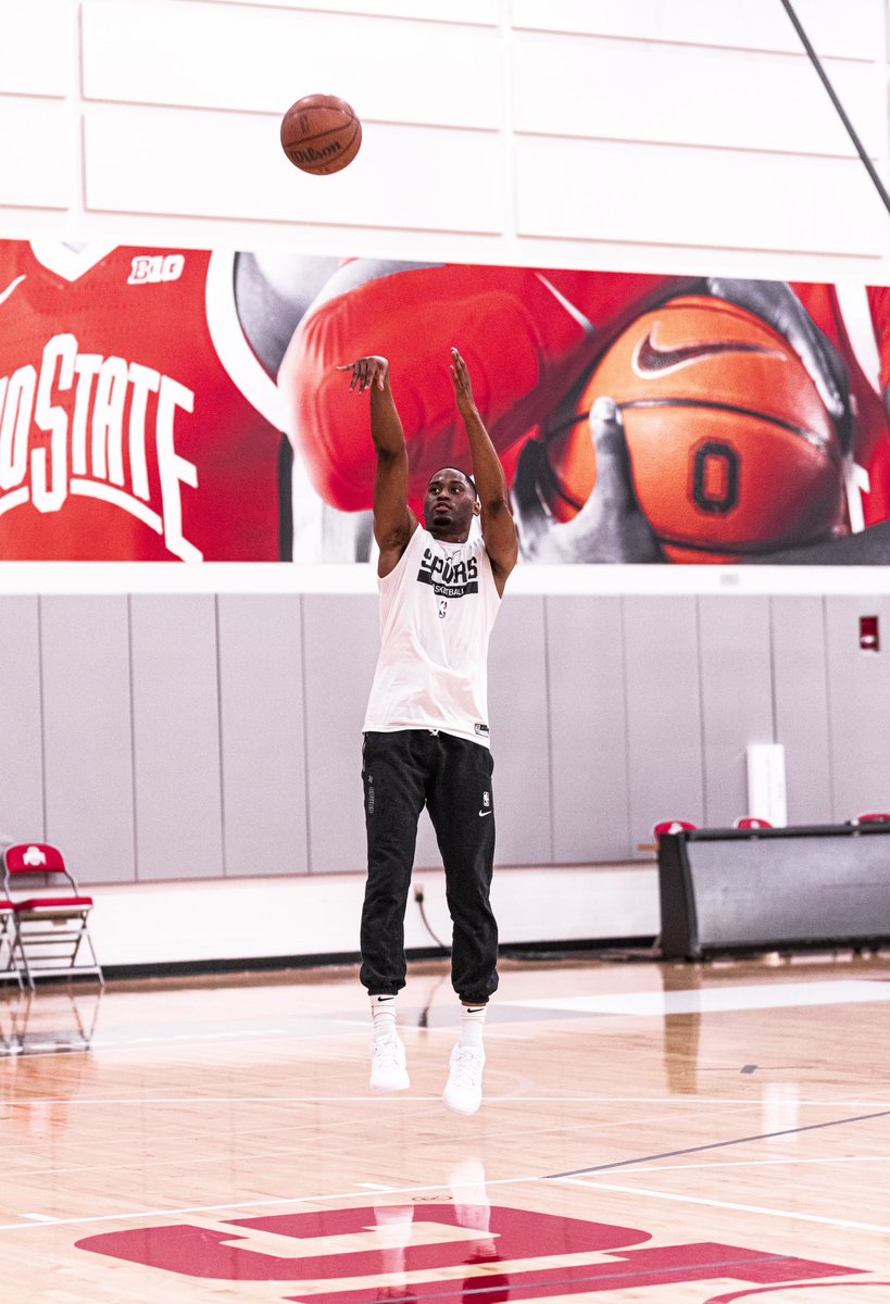 Great having @MalakiBranham back in our gym this afternoon 😁 #DevelopedHere #GoBucks