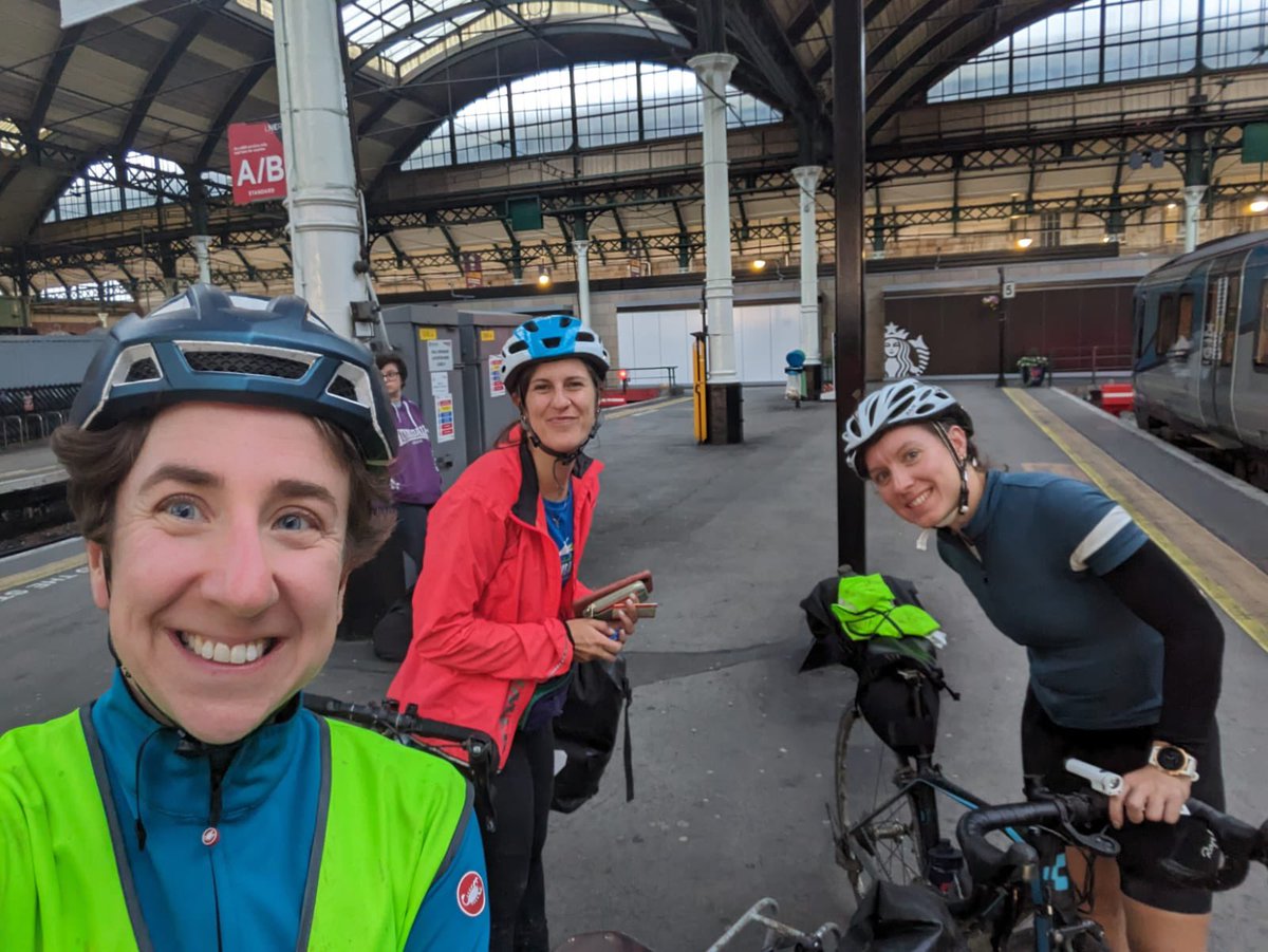 Home time and feeling super inspired. This started with @chrisworth88 doing his bit for the climate and cycling to the @EuroSPE conference in The Hague whilst raising awareness of @RideLives. I think we’ve all gone away planning the next ride!