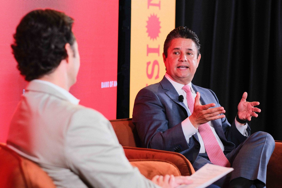 BofA_News's tweet photo. .@RaulAnaya99 kicked off #HispanicHeritageMonth at #Visionarios2023. Here’s a glimpse into the conversation:

“We serve ~13.4M Hispanic-Latino customers, 1.2M of whom are small business owners. That’s growth, that’s serving the community and that’s helping our economy.” https://t.co/Ozsln41WT9
