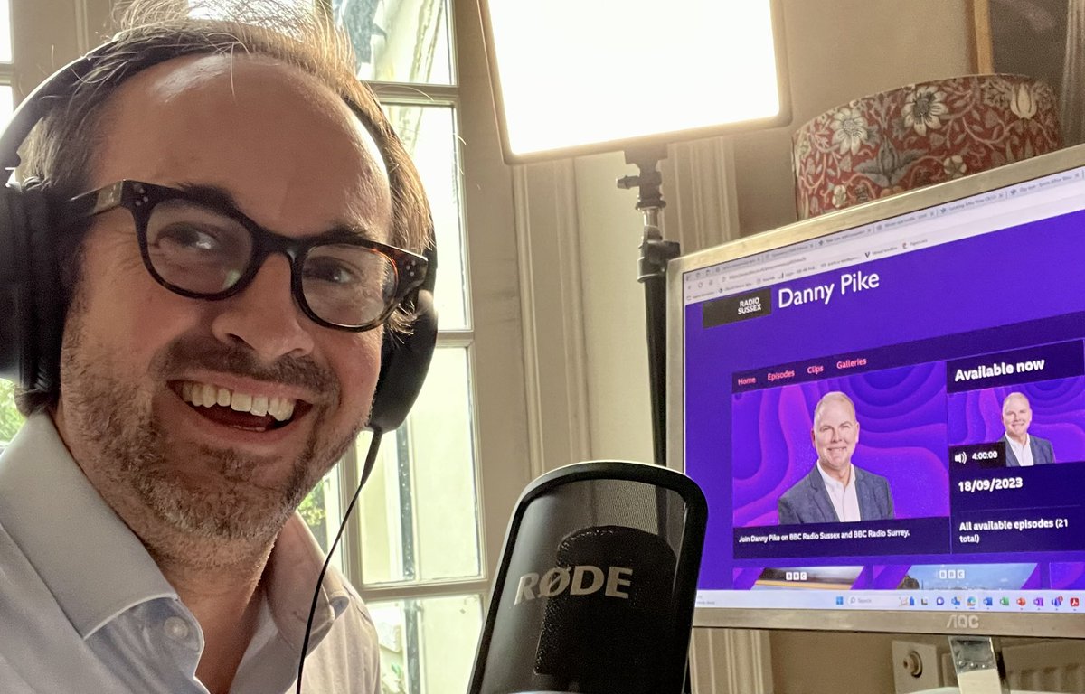 Good to talk with @DannyPike on @BBCSussex today about all things eye health and importance of eye examinations on with your local optometrist! @CollegeOptomUK #EyeWeek #VisionMatters #IAmAnOptometrist #BBCRadio