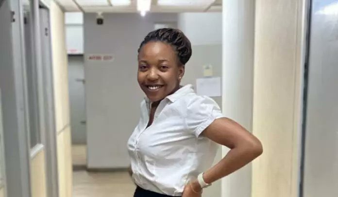 The Zimbabwean town of Masvingo has elected a 25 year old lady as its next Mayor.

Shantel Yeukai Chiwara is a bank teller by profession.