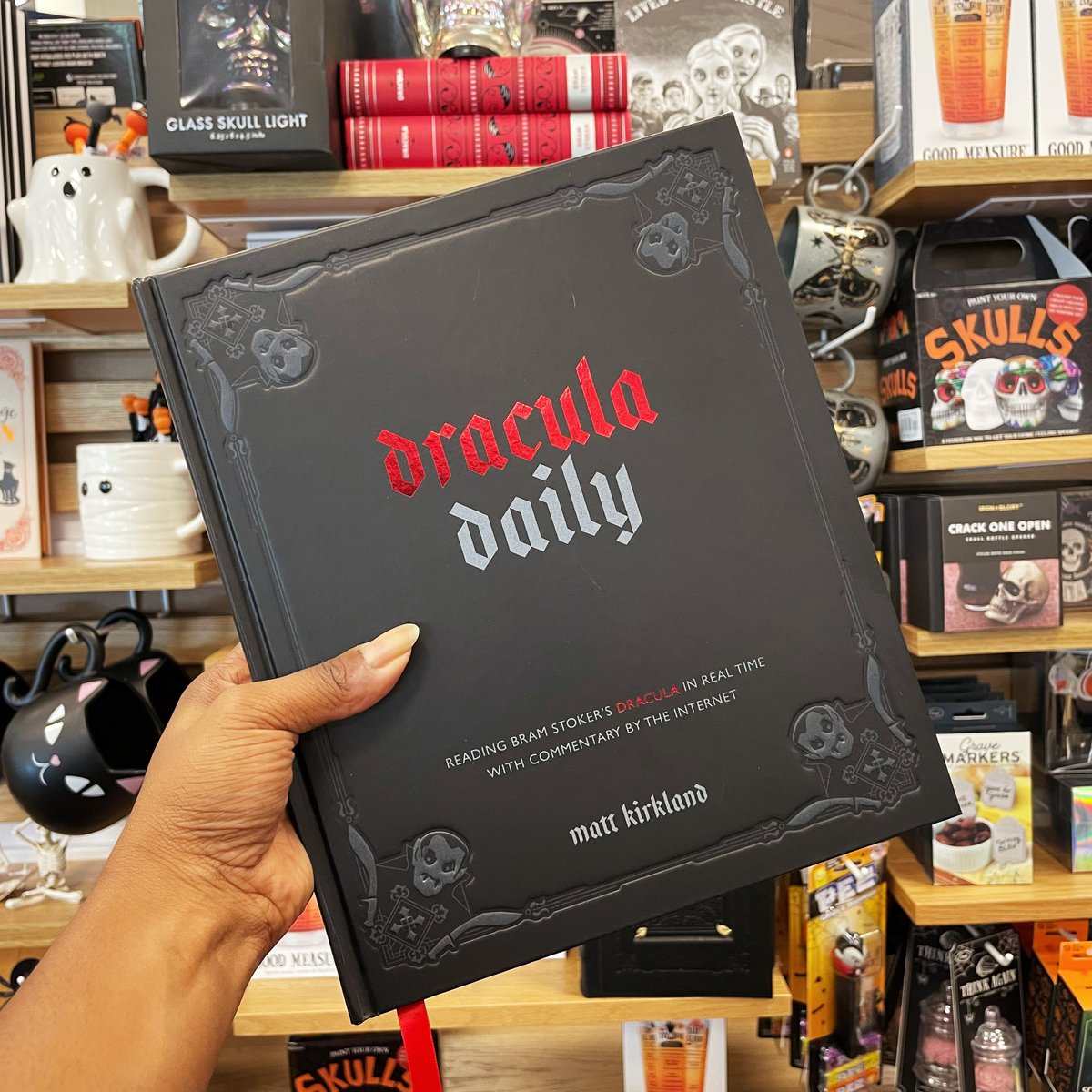 BNBirkdale's tweet photo. Want to know why Tumblr has been so obsessed with Dracula? The viral email newsletter, Dracula Daily, is now a deluxe hardcover complete with witty commentary, memes, and the best fanart!
#BNBuzz #BNTheKnow #iloveit #bnbirkdale #BNMagic #DraculaDaily #Dracula #NewReleaseTuesday https://t.co/oXsrpKfJQn
