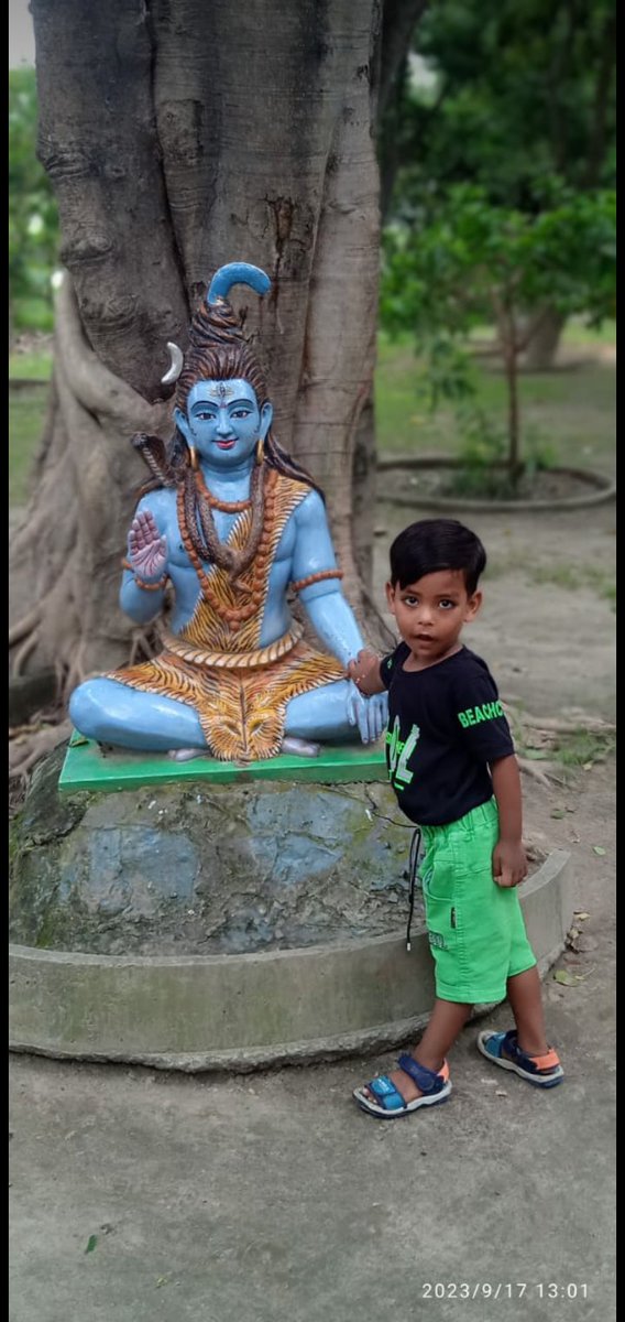 Rahul89404636's tweet photo. भतीजे अखंड शर्मा आपको जन्मदिवस की हार्दिक बधाई एवं ढेरों शुभकामनाएं l ईश्वर से आपके उत्तम स्वास्थ्य एवं दीर्घायु जीवन की कामना करते हैं l आपके उज्ज्वल भविष्य की कामना करते हैं l 

भगवान महादेव का आशीर्वाद आपके ऊपर हमेशा बना रहे l https://t.co/Rq54VQJRKx