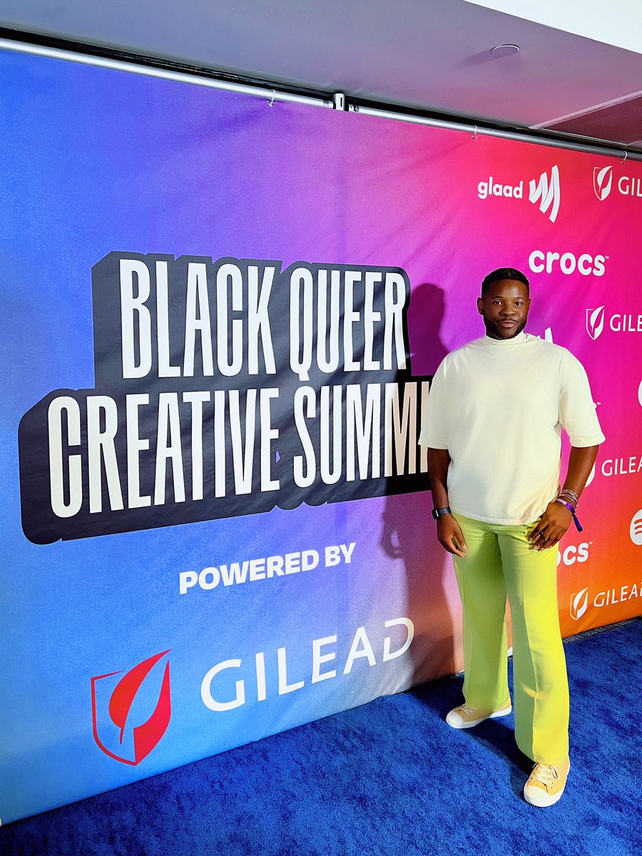 iamjordanlive's tweet photo. Thank you @glaad for creating a space exclusively for Black Queer Creatives like myself. This is just the first cohort, and I’m so happy to be included.💙🙏🏾🎨
#BlackQueerCreativeSummit #GLAADBQCS #BlackCreatives https://t.co/ScLpqOTiUU