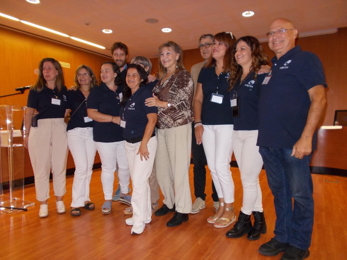 sants3radio's tweet photo. Més de 150 persones assisteixen a la inauguració de la nova entitat santsenca AREDI. Al #SantsMontjuïcAlDia escoltem reportatge amb l'@OlgaNM7 sobre l’Associació Ajuda a la Recerca en #Diabetis.

🎧AUDIO👉https://t.co/YXpRnYzgL6
📰📸CRÒNICA👉https://t.co/AOUcLSZnqp https://t.co/wsH7YqotxJ