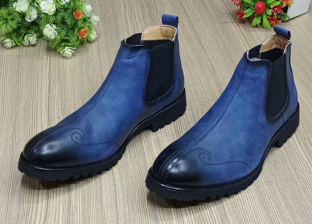 MarcelloGucci's tweet photo. ⚠️Arrivages massives des bottes original 🔥🔥
Disponible de 40 @ 45 ✅
No fake ❌
Prix 18.000fr 
Contact whatsapp 697677983
Livraison express 
Expédition dans tout le Cameroun 🇨🇲 https://t.co/VoXYOoSPoC