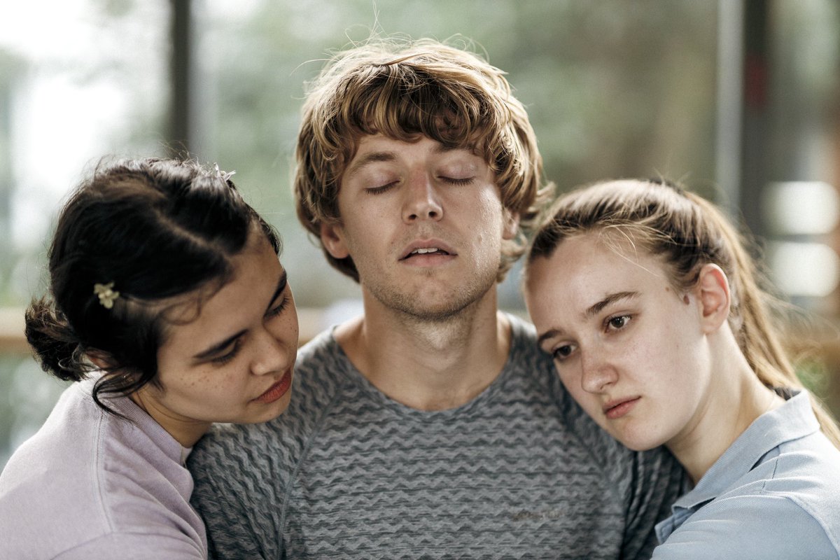 thestorycellar's tweet image. Devised Theatre - finding story and sharing with inventive surprise!

@BOVTS #foundationcourse #devising #summercourse #storytelling #actortraining 

📷edwardjfelton