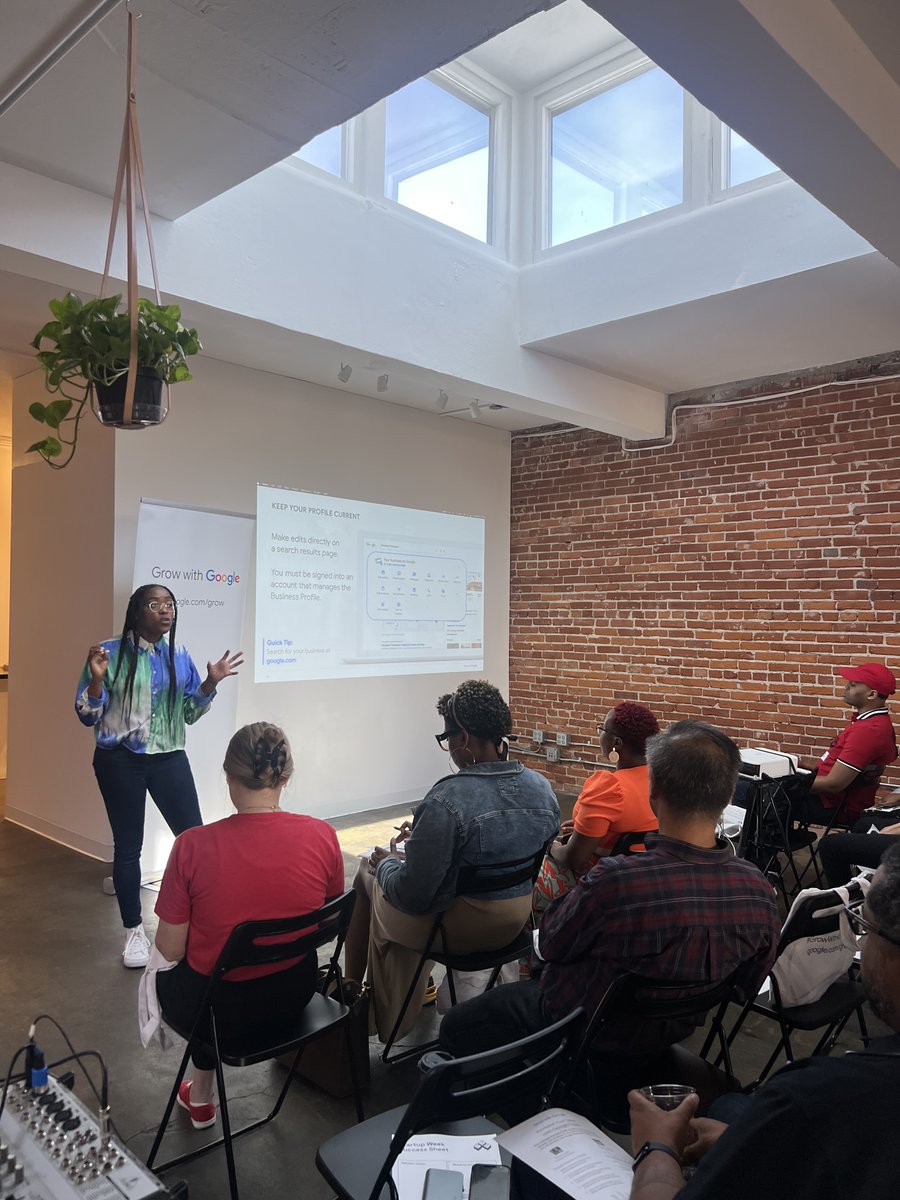 STLStartupWeek's tweet photo. LOOK BEHIND THE SCENES: What an great day we've had so far! As we gear up for our third session of the day, here's a sneak peek from today! ๐
#STLstartupweek #STLMade https://t.co/jnnHweeq36