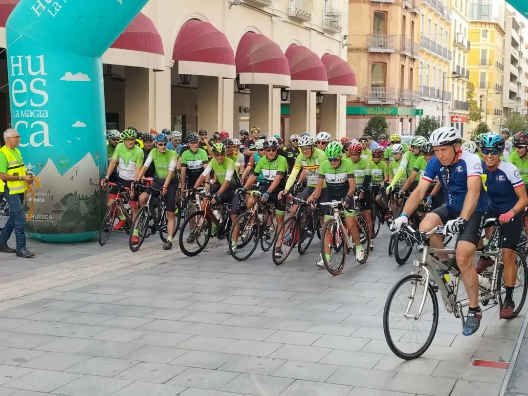 c_c_oscense's tweet photo. "Juntos por la seguridad vial, el respeto y la convivencia en la carretera es cosa de todos".

Gracias a instituciones, empresas y participantes por hacer de esta Marcha Cicloturista por la Seguridad Vial un éxito, nos haga más visibles en la carretera y podamos pedalear seguros. https://t.co/JpTbMOf243