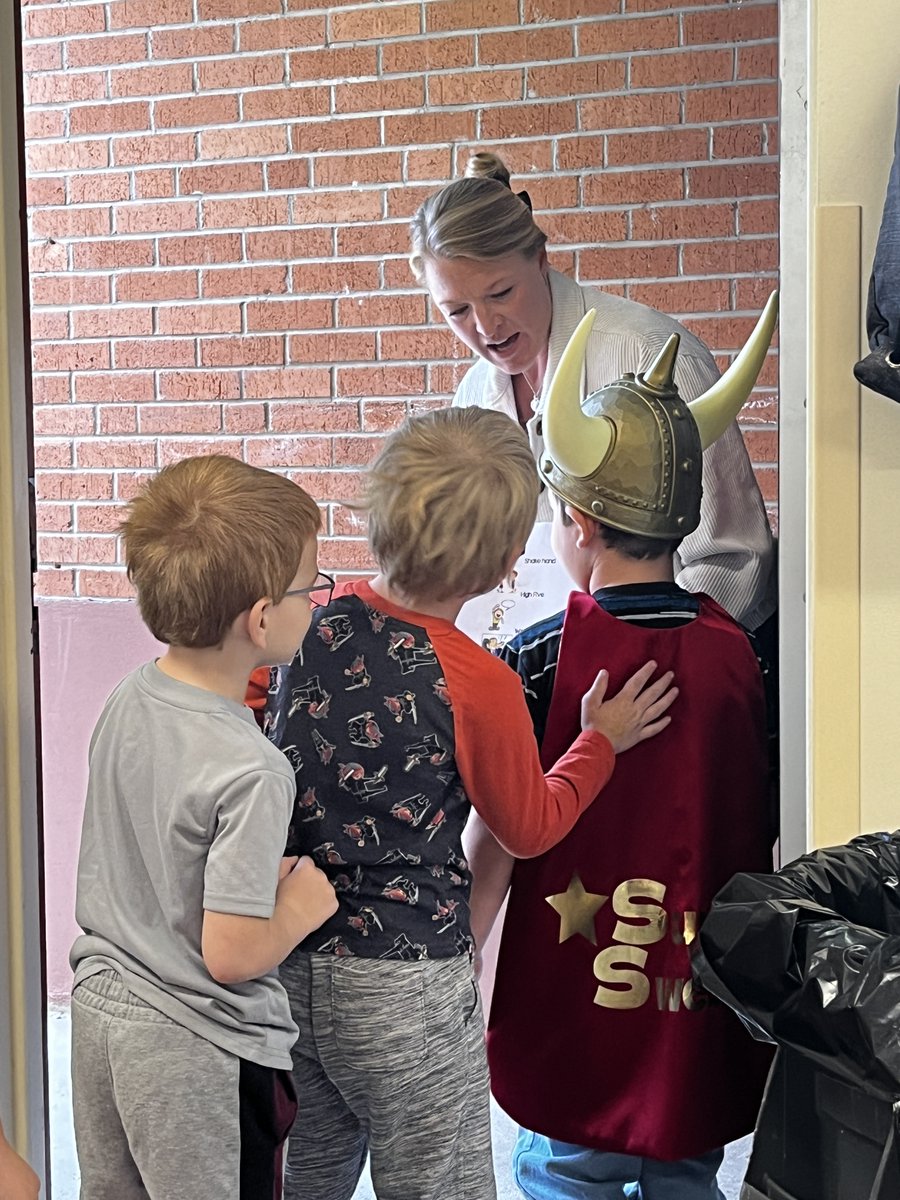 jfloyd25's tweet photo. Celebrating & recognizing our #SuperSwedes is so much more than students being respectful, responsible, safe & kind. It is also teaching students to celebrate and be happy for others, accepting disappointment, and continuing to work hard. #TheSwedeWay @GBurgSwedes https://t.co/SKyy2E0smL