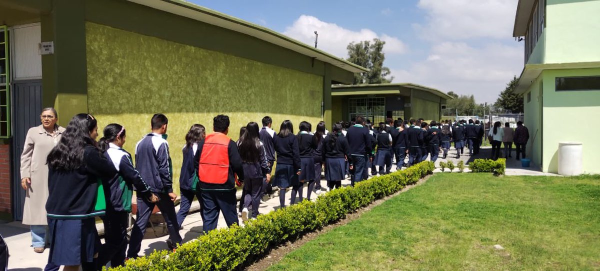 173Preparatoria's tweet photo. Simulacro nacional. Prever es mejor. Epo 173 @supervision15bg https://t.co/VrDfbU1FhZ