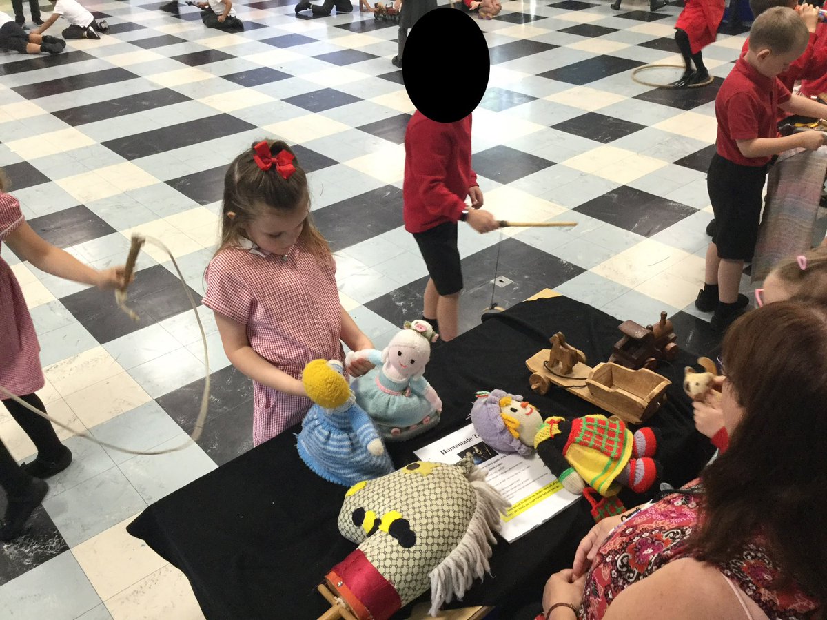 NET_Abbotsweld's tweet image. Year 1 and 2 were visited by a toy workshop to kickstart their history unit. They were historians and dug through a mud box to discover toys and grouped them. They had a fantastic day! #shapingfutures #netacademies