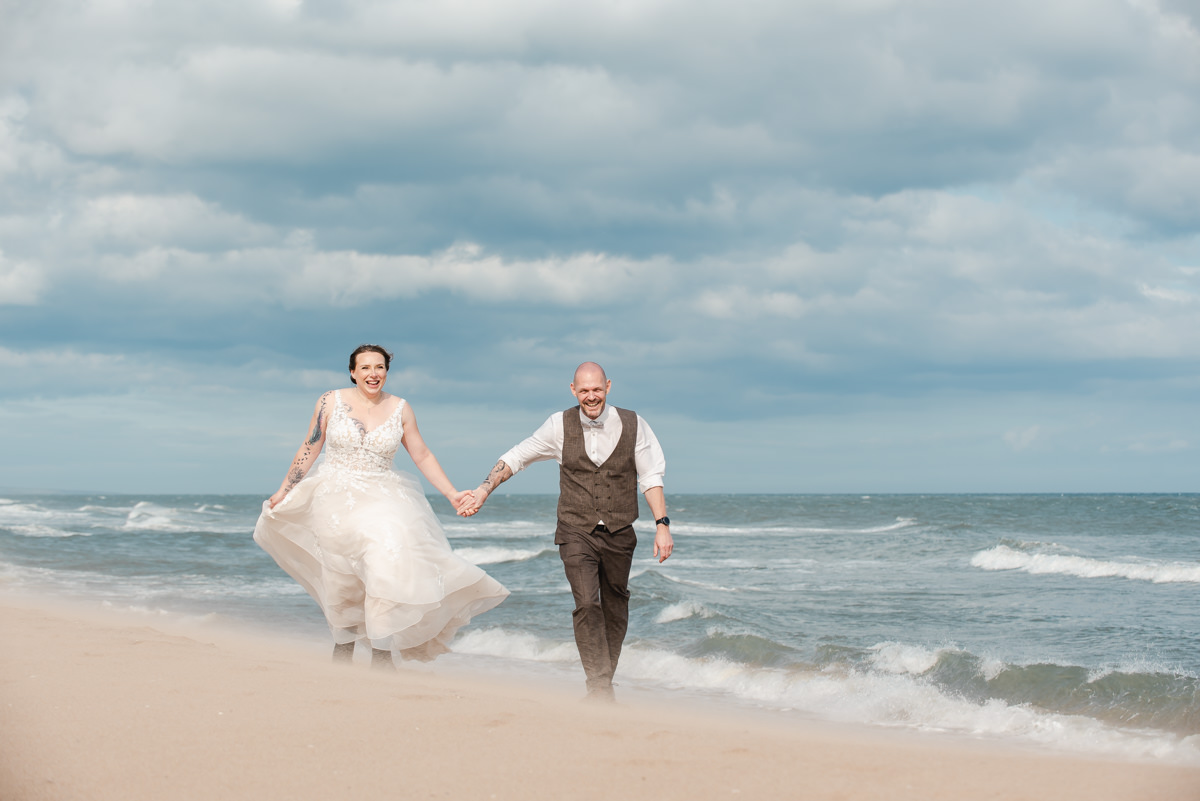 Here's a recent favourite from Diana &amp; Steffen's #elopement #photoshoot at #BalmedieBeach in #Aberdeenshire. 📸🥰

#karenthorburnphotography #elopetoscotland #getmarriedinscotland #elopementphotographer #marriedoutdoors #marriedoutside #beachwedding