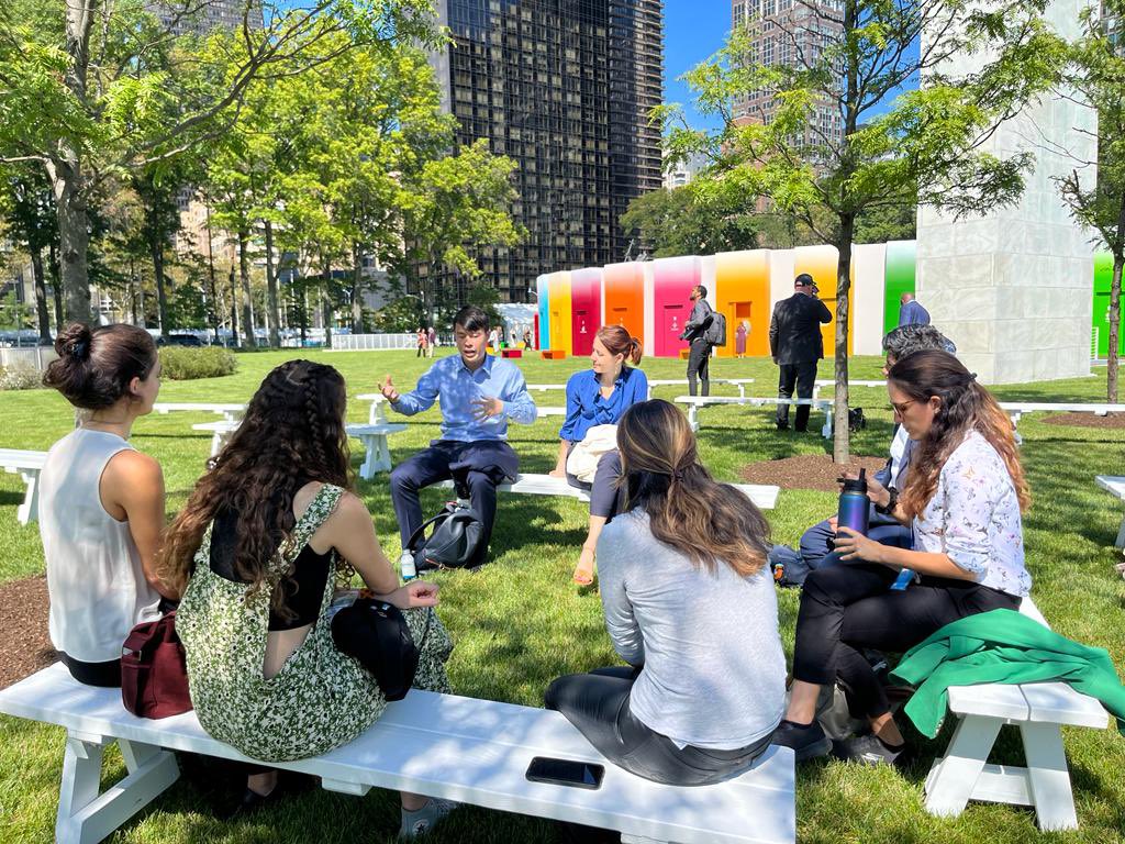 youngo_unfccc's tweet photo. Inspirational discussions at the #SDG Action Day Summit! 🌎 YOUNGO's bilateral meeting with @UNDP delved into COP collaboration, the Dear World Leaders initiative, and UNDP's support at LCOYs and RCOYs. 
A promising step towards a brighter, greener future! 💚🤝 

#SDGSummit #UNGA https://t.co/c1ceZJEP7z
