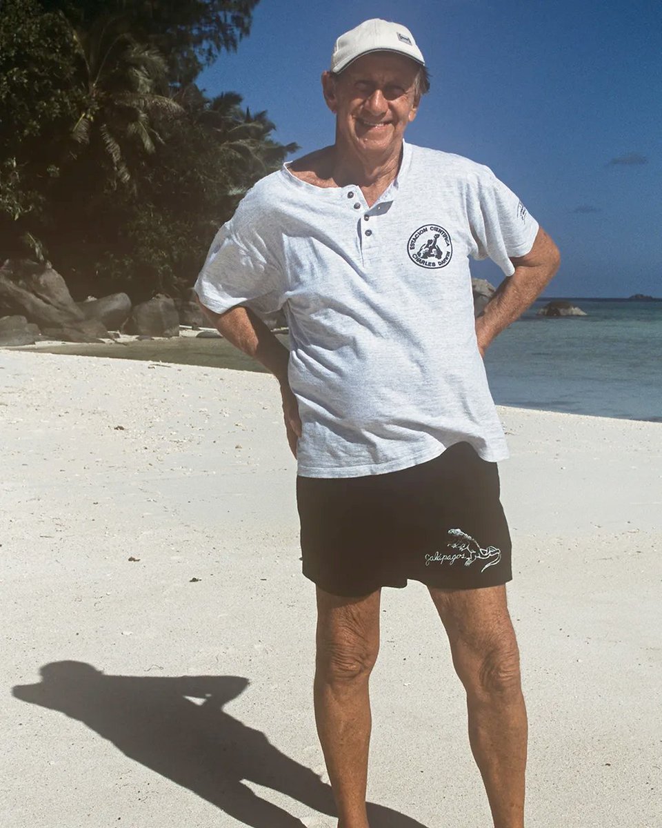 quirkquests's tweet photo. Moyenne Island: The world's smallest national park

In 1962, an Englishman named Brendon Grimshaw bought a lone island in the Seychelles and settled there for the rest of his life. He planted over 16,000 trees, attracting countless species, and made it a national park. https://t.co/LAnwBJDRAX