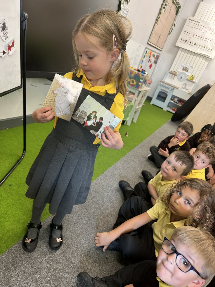 EastfieldPSHull's tweet image. Today in RE, FWK learnt all about how Christian’s welcome a new baby into the world during their baptism celebration. We shared photos of family christenings, watched a video of a typical service and then acted out our own with our class doll 😊 #epsFWK #epsRE ⛪️