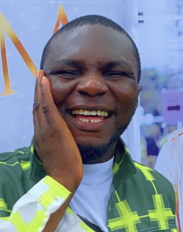 DJPLAYBOBO's tweet photo. Person wey my parents dey use give me as example don use him parents for r! tual. My parents don dey beg me to be myself😂😂😂 https://t.co/SUyA4VuB7l