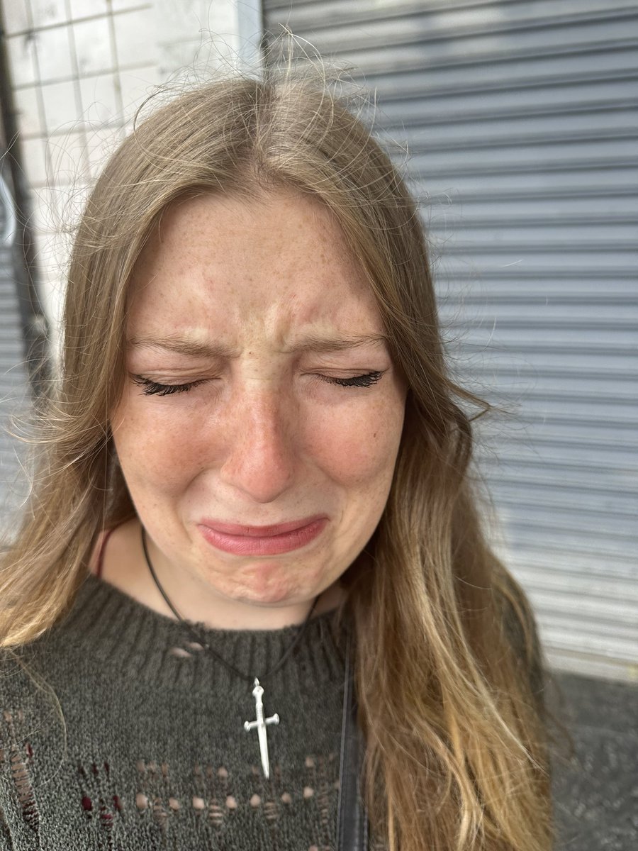 catenaryy's tweet photo. i make women cry https://t.co/a5VT2Ya8Q2