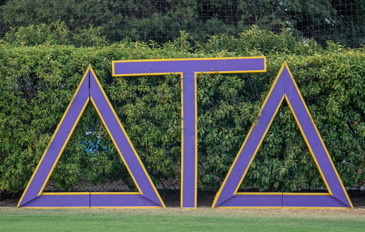 UTDCOMETSPORTS's tweet image. Shoutout to our friends at @UTD_FSL for coming out and showing support on Greek night! #whoosh #utdfsl #GreekNight
