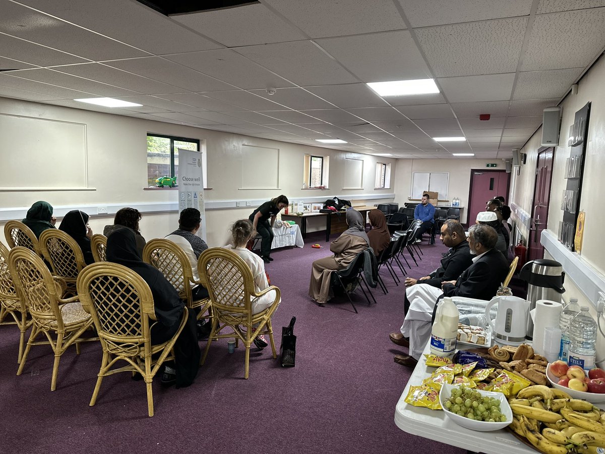 T20_foundation's tweet photo. @YorksAmbulance @IslamDewsbury 

Over 25 people attending the first of the first aid awareness course. Content of the course included 
CPR 
Recovery position, use the defibrillator when required &amp; more 

register for the next course Monday 25th September
11am - finish’s  1:30pm https://t.co/Y1X7B5sfM0