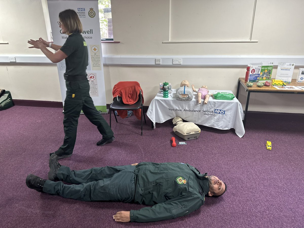 T20_foundation's tweet photo. @YorksAmbulance @IslamDewsbury 

Over 25 people attending the first of the first aid awareness course. Content of the course included 
CPR 
Recovery position, use the defibrillator when required &amp; more 

register for the next course Monday 25th September
11am - finish’s  1:30pm https://t.co/Y1X7B5sfM0