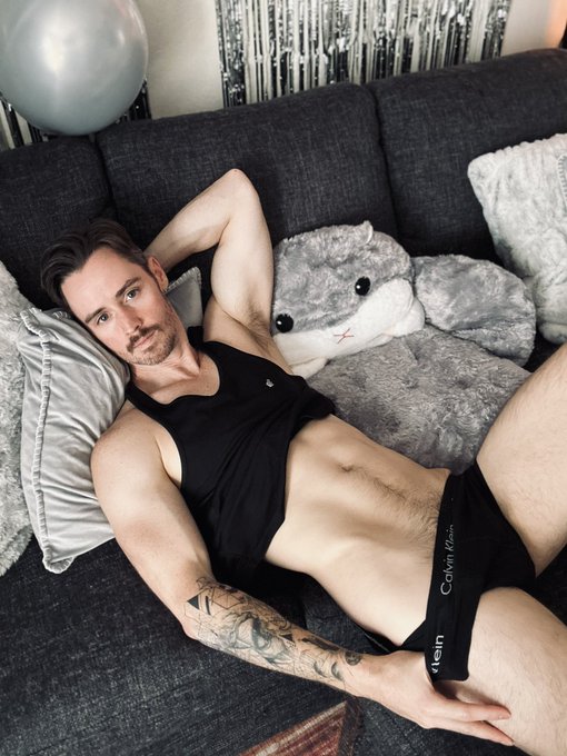 I&rsquo;m doing private shows for the first time exclusively on my @JerkmateTV stream coming up this Friday