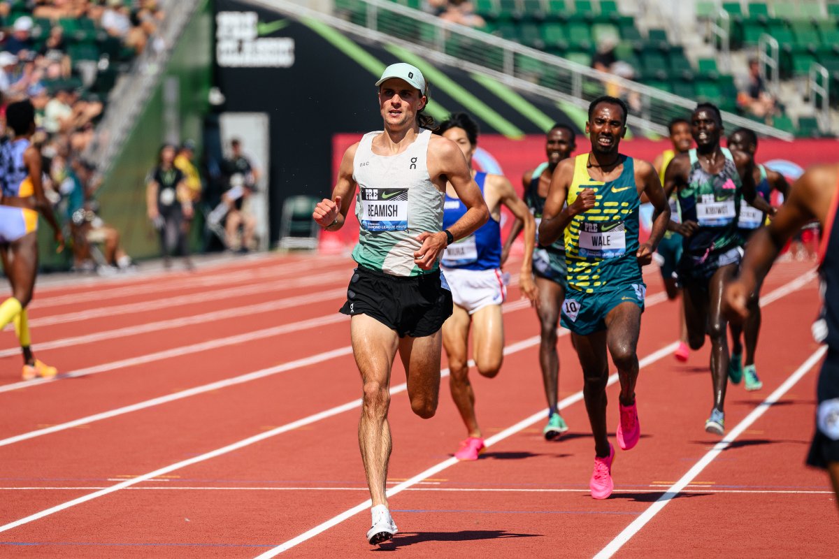 CitiusMag's tweet photo. 𝗢𝗔𝗖 𝗜𝘀 𝗢𝗻 𝗧𝗵𝗲 𝗘𝗱𝗴𝗲 𝗢𝗳 𝗦𝗼𝗺𝗲𝘁𝗵𝗶𝗻𝗴 𝗕𝗶𝗴

📰 Full @nikepreclassic recap: https://t.co/yJxLs3yCQz

When On Athletics Club was founded in 2020, no one – except maybe coach and club mastermind Dathan Ritzenheim – could have envisioned just what an outsize impact the Colorado-based training group would have on the sport.

Fast forward three years later, and the club is full of record holders from around the world and some of the fastest runners in the history of the sport. This outdoor season alone saw national records from the likes of:

🇺🇸 Yared Nuguse (mile)
🇺🇸 Alicia Monson (5000m)
🇪🇸 Mario Garcia Romo (mile, 2000m)
🇦🇺 Olli Hoare (1500m)
🇳🇿 Geordie Beamish (steeplechase)

📸 @jzsnapz