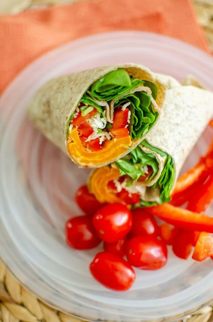 Wraps are easy to make and perfect for lunch!

Make this wrap with roasted sweet potatoes, spinach, creamy hummus, smoky chipotle, cheese and crispy bell peppers.

RECIPE: buff.ly/44xky7d
#vegetarian #recipe