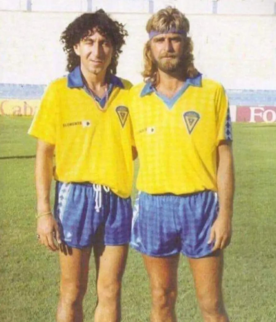 dile a un chaval de 17 años que estos dos maulas eran de los mejores futbolistas de la epoca, el luisma y el barajas de la redonda