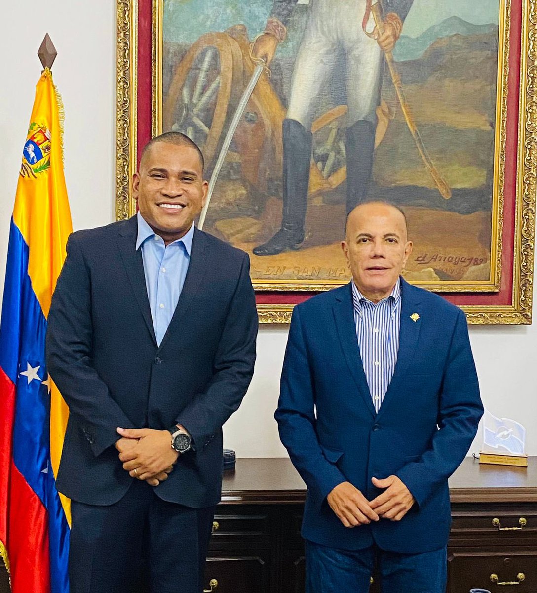 Me he reunido con el Gobernador Manuel Rosales. Durante mi estancia en la cárcel, a la cual el Gobierno nos llevó, pude presenciar su incansable devoción por el diálogo y la paz, así como su disposición a dejar atrás los rencores. Está dando un ejemplo de madurez al condenar las