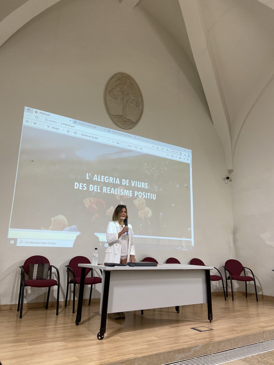 eAbelFerrater's tweet photo. 1a xerrada dedicada al personal docent dels centres educatius de #laselvadelcamp  a càrrec de @majosevn Gràcies @AjSelvadelCamp  per fer-ho possible. https://t.co/BsefaR2dQk