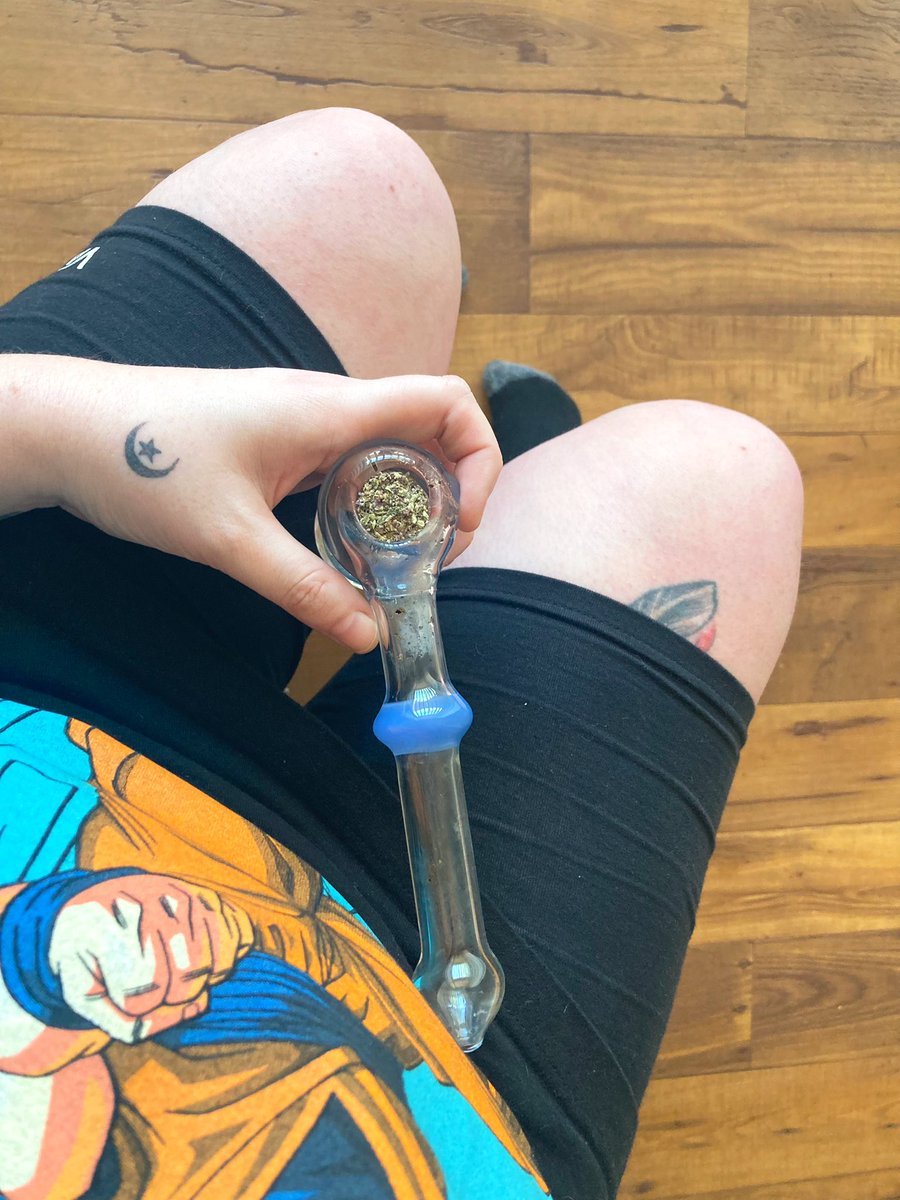 It’s time to smoke a bowl 💜