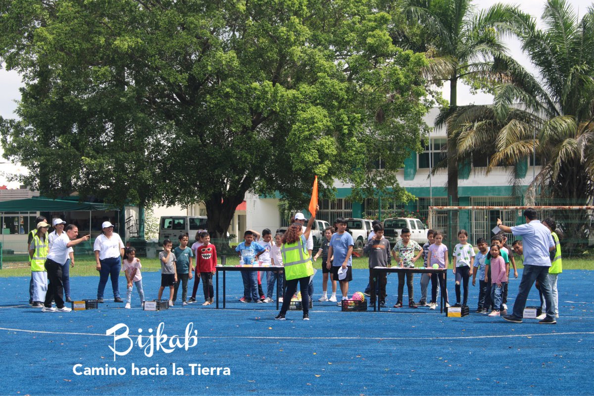 bijkab_UJAT's tweet photo. Día 1 Centro de Acopio y Tratamiento de Residuos-CATRE 
Para nosotros es fundamental que nuestros visitantes aprendan a través del juego, por eso CATRE diseñó el Juego: "Clasifica los residuos orgánicos e inorgánicos" donde la velocidad y trabajo en equipo también es importante. https://t.co/aZReyJBnPw