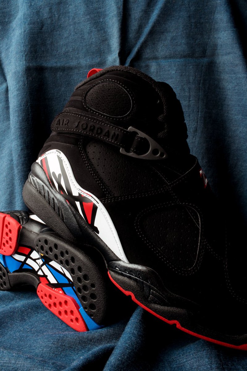 SNKR_TWITR tweet media