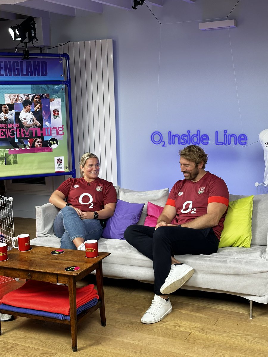 ChrisRobshaw's tweet photo. Quick trip to join the O2 inside line team on the sofa ๐น
Good thing I practiced #back2front https://t.co/yjou6WFZbC