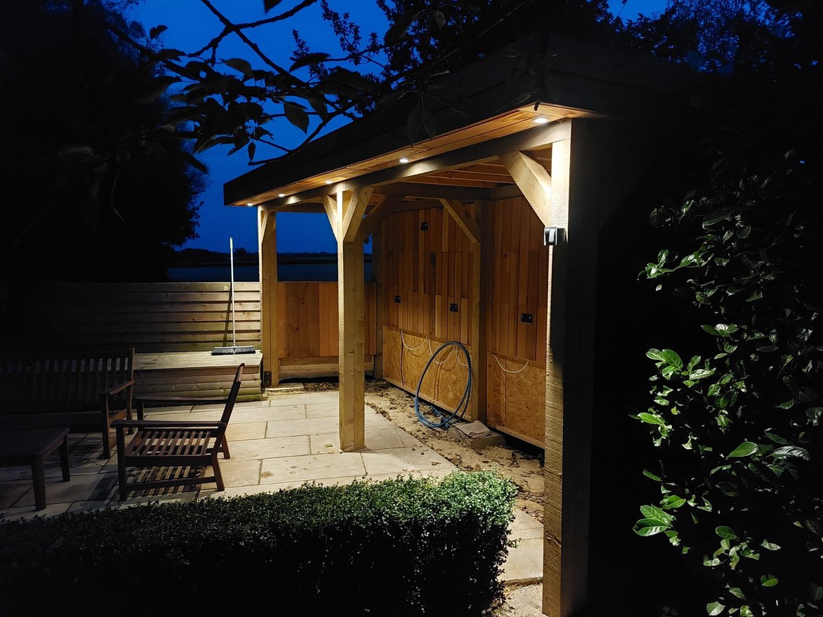 Garden kitchen electrics carried out today for a friend , #gardenkitchen #gardenkitchenandbar #electrician #click #aurolighting