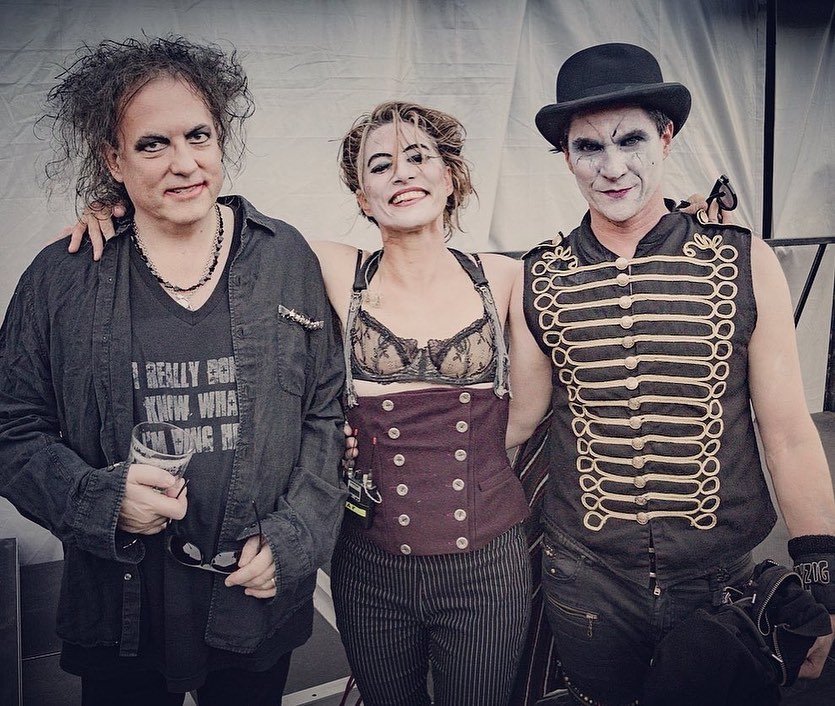 If you are TRULY a curefan, there's a detail in this pic you won't miss...
#TheCure