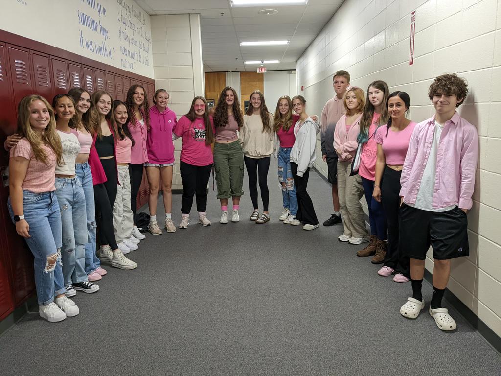 StevenJuster's tweet photo. The hallways of LHS are full of students  readying for the weekend, enjoying our themed spirit days thus far! @Londonderry_lhs @ksullivanH4 https://t.co/28gEEIdwPu
