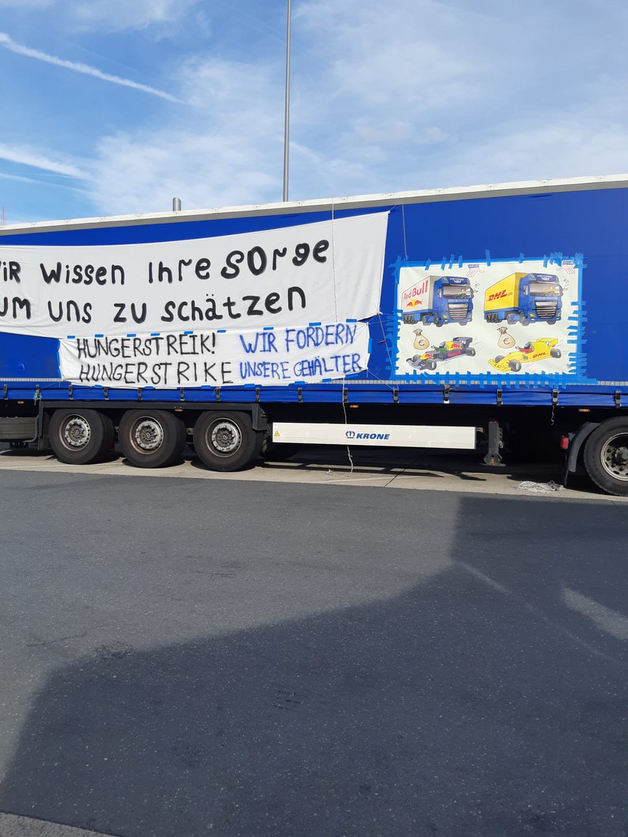 I Gräfenhausen försökte en strejkande förare i förra veckan ta livet av sig. Idag inleder de övriga förarna en hungerstrejk. Deras strejk är den längsta någonsin bland förare i Europa. Den enda strejkkassan det har är de 5000 euro Solidariska byggare samlat ihop.