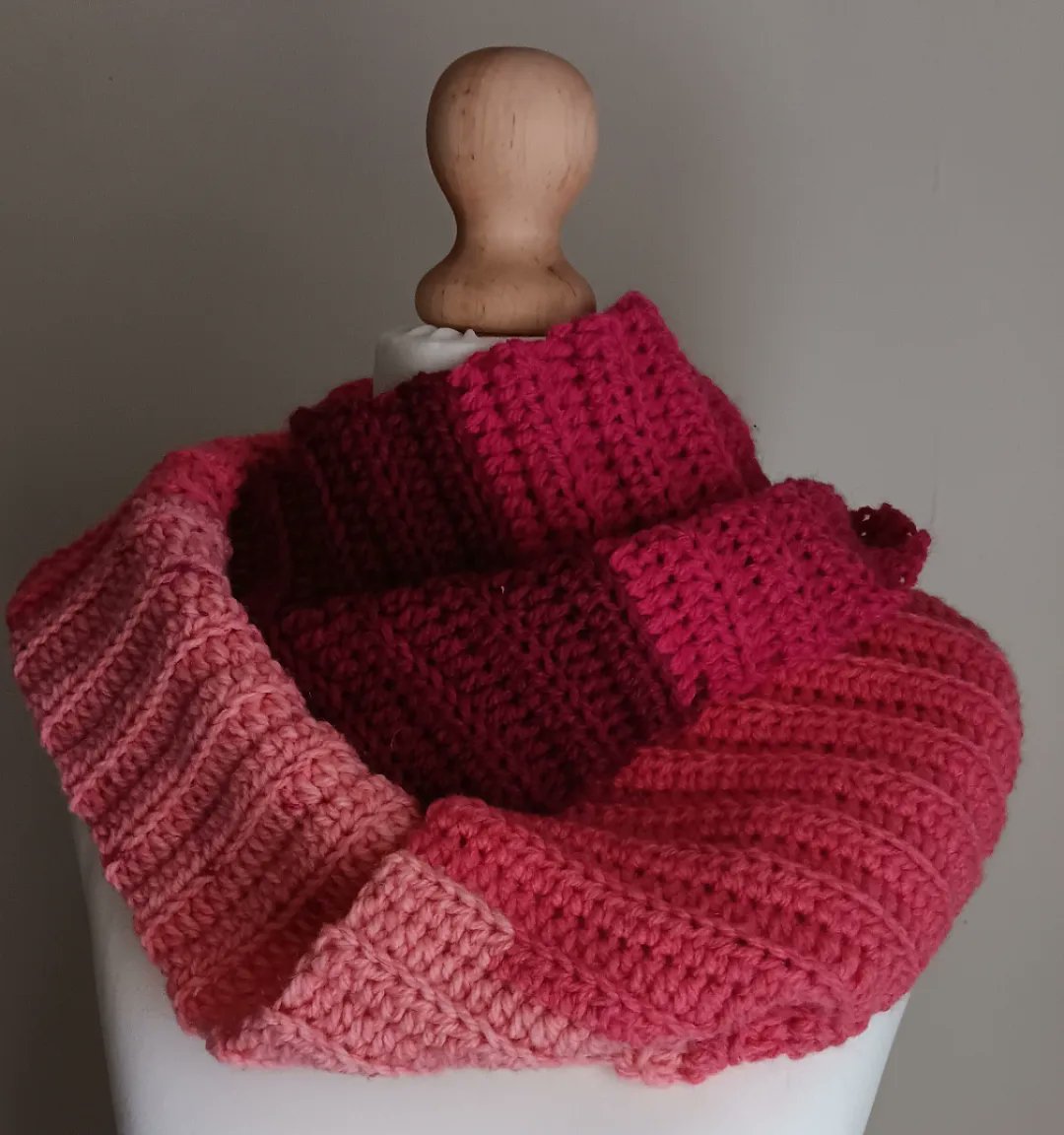 gemadethis's tweet photo. Utterly obsessed with this colourway 🥰
Ombre Infinity Scarves now available on the store! ✨️
https://t.co/OohbV8TiwD
#CrochetArtist #Handmade #SmallBusiness #MHHSBD #Autumn #FashionDesign #InfinityScarf #Ombre https://t.co/dhO3ffY2Tz