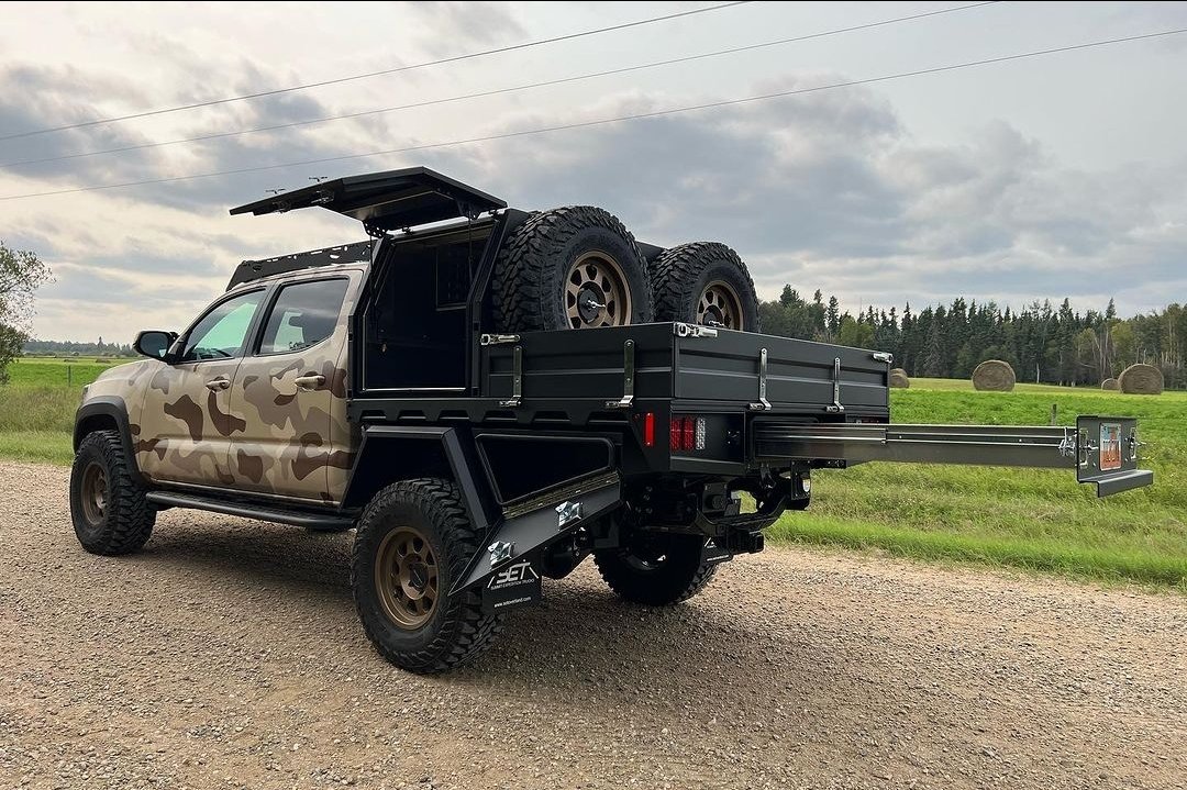 12degnorth1's tweet photo. Separating the men from the boys with real toys...

#aluminumtrays #overlanding #adventurerigs #12degnorth #set #offroadadventure https://t.co/1tI8trezth