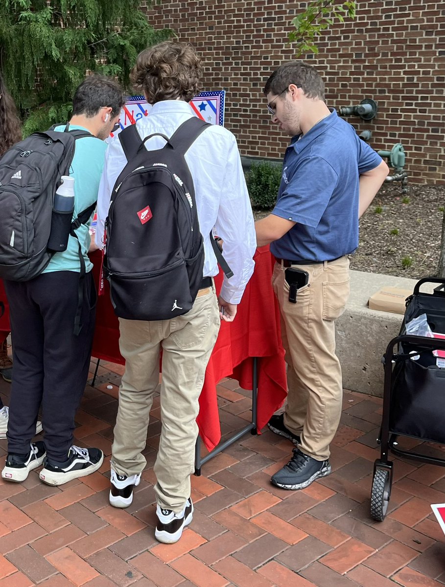 We registered 20 students today at Penn State University. 

✔️13 Republicans 
✔️7 independents

Incredibly proud of our work. Thank you to @NFormicaGOP for joining me. 

#NationalVoterRegistrationDay