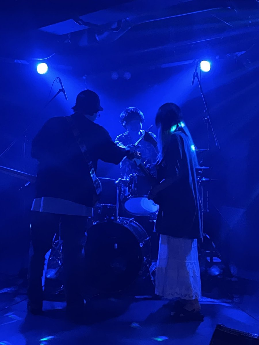nettairome_193's tweet photo. 7ヶ月振りの日の7日後にまた会った。
#福岡 #バンド #namaru
#たかさや #なかむらりゅうた #セキモト https://t.co/9EcwggbBWA