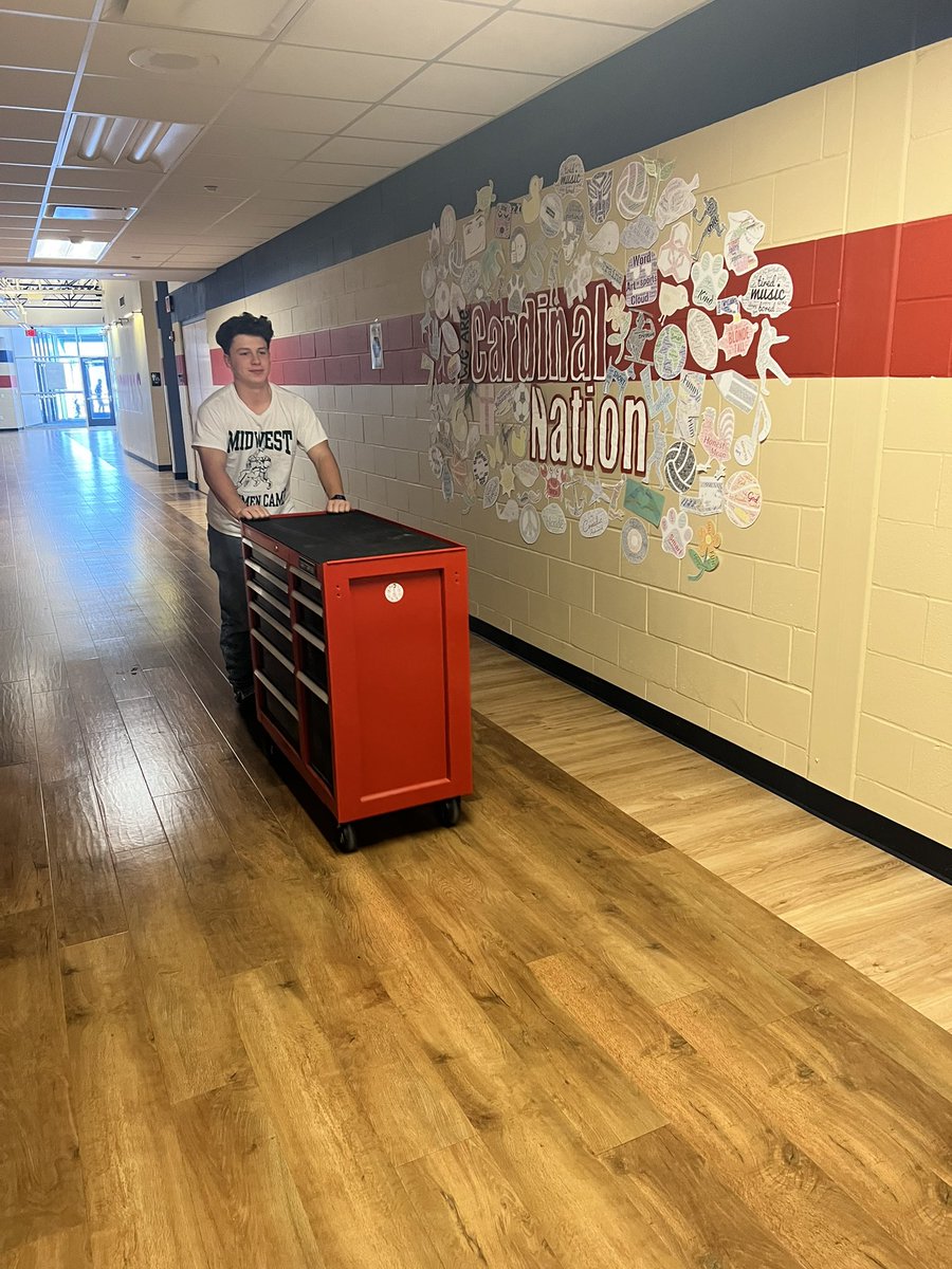 pphsstuco's tweet photo. 🧰 Anything but a Backpack 🧺 did not disappoint!
Class Colors tomorrow! (Sr: black, Jr: white, So: Lt. pink, Fr: Blue) @PPHSfans see everyone tomorrow! #hoco2023 #pphshoco https://t.co/xK8z5Sropt