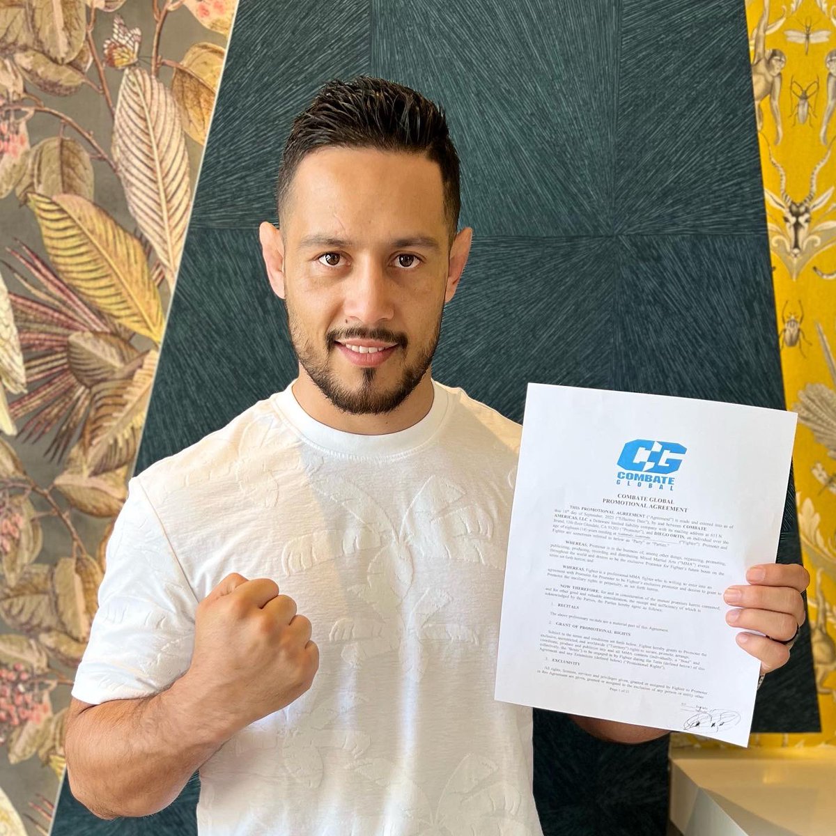 Terror_Ortis's tweet photo. Feliz de poder Firmar y ser parte del roster de peleadores de @combateglobal .
Este contrato quiere decir que las cosas se están haciendo de la mejor manera. Agradecido con mi equipo de managers @evtmgmt y a todos los patrocinadores que siempre han estado conmigo. https://t.co/uaavWbsOGe