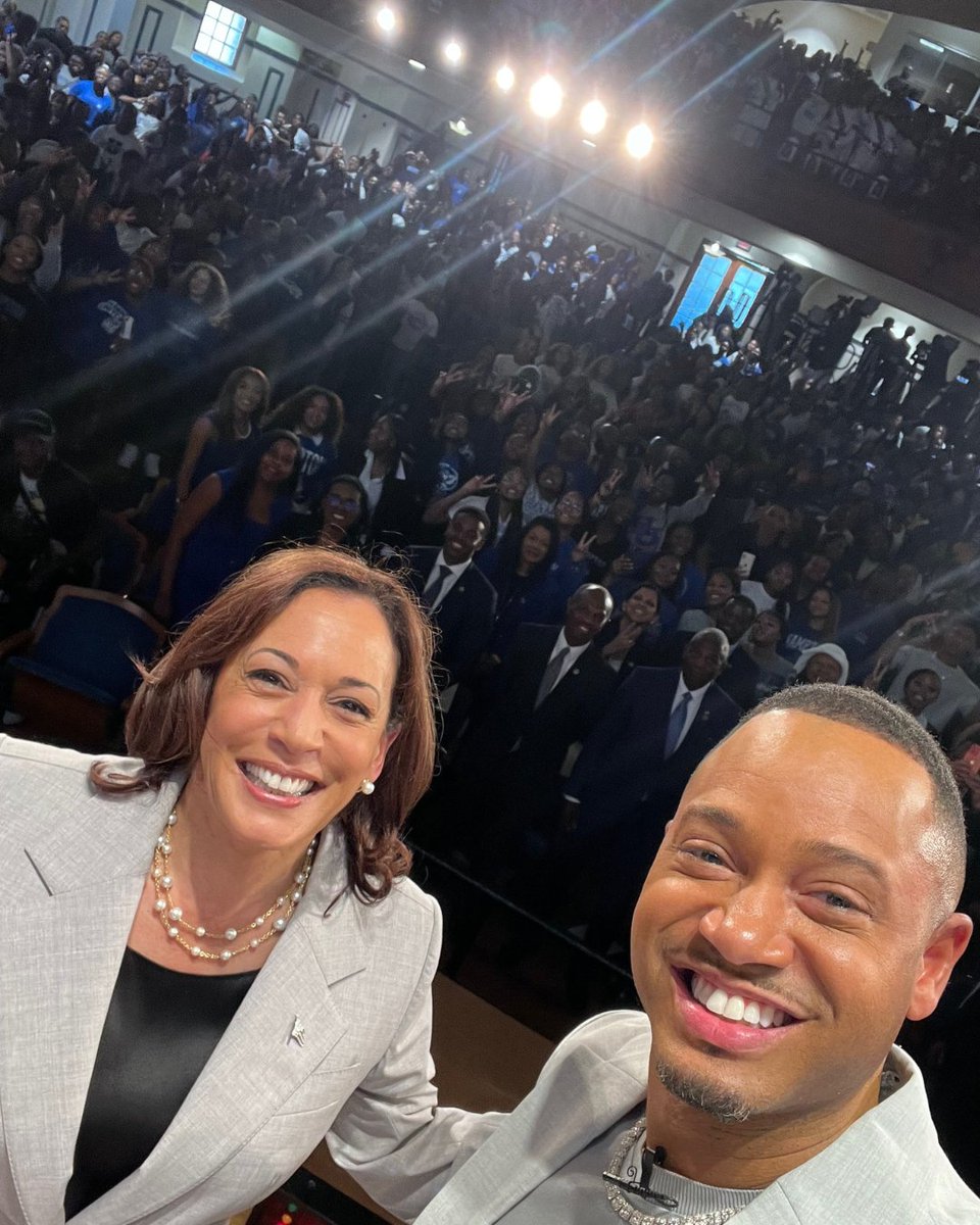 KamalaHarris's tweet image. We are witnessing a full-on attack on our freedoms. Everything from making decisions about your own body to living free from gun violence is at stake.

Register to vote and then get 3 friends to do the same. 

Your vote is your voice→ IWillVote.com.
